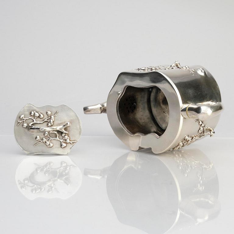 Teservis, fyra delar, silver. Hung Chong & Co, Shanghai, 1900-tal.