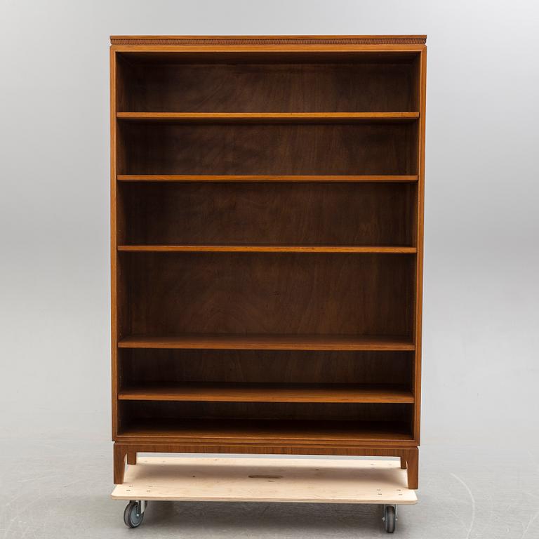 BOKHYLLA, 1900-talets mitt.