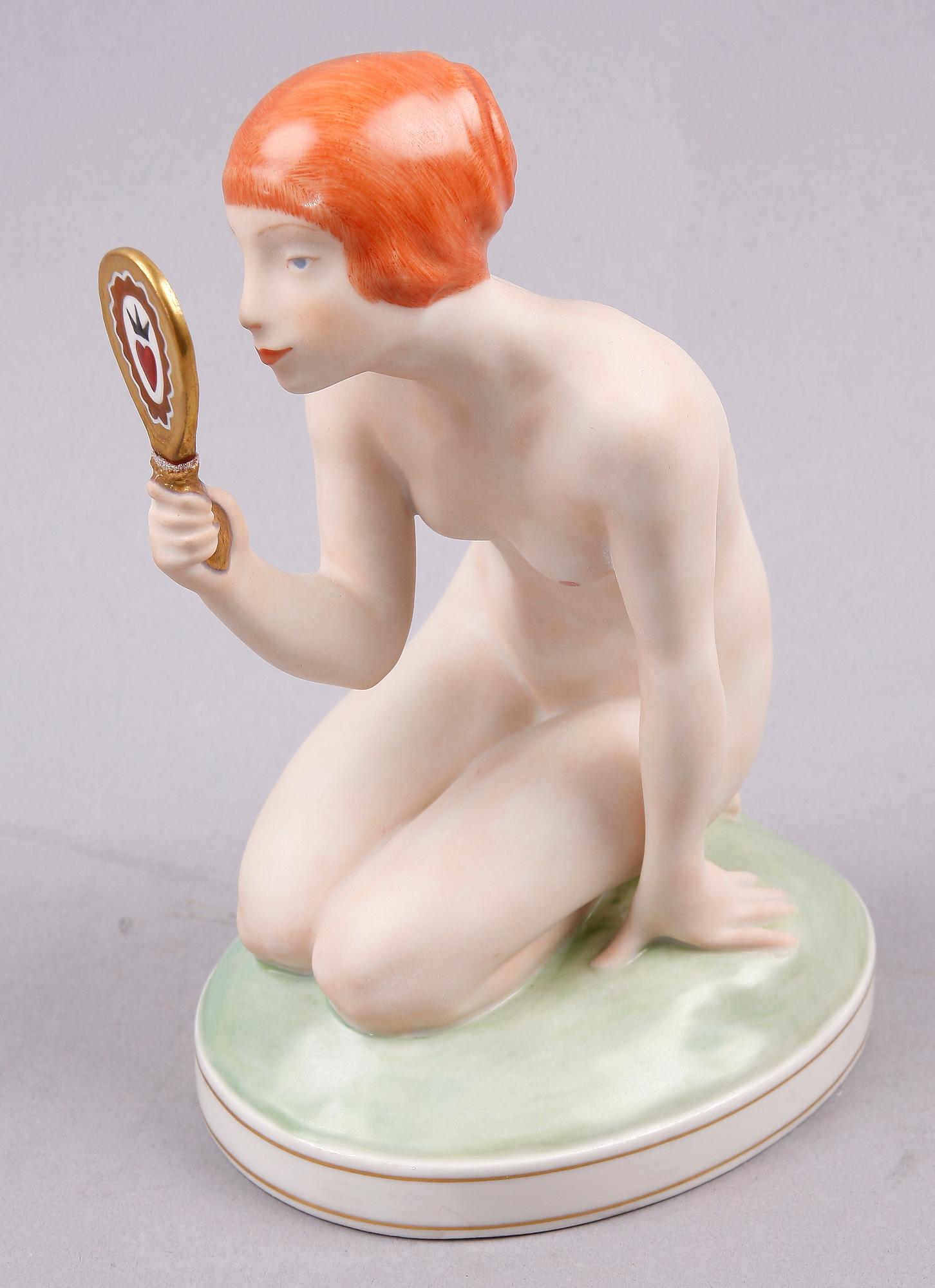 FIGURIN, porslin, Gerhard Henning, Royal Copengagen, dat 9-6-1976.