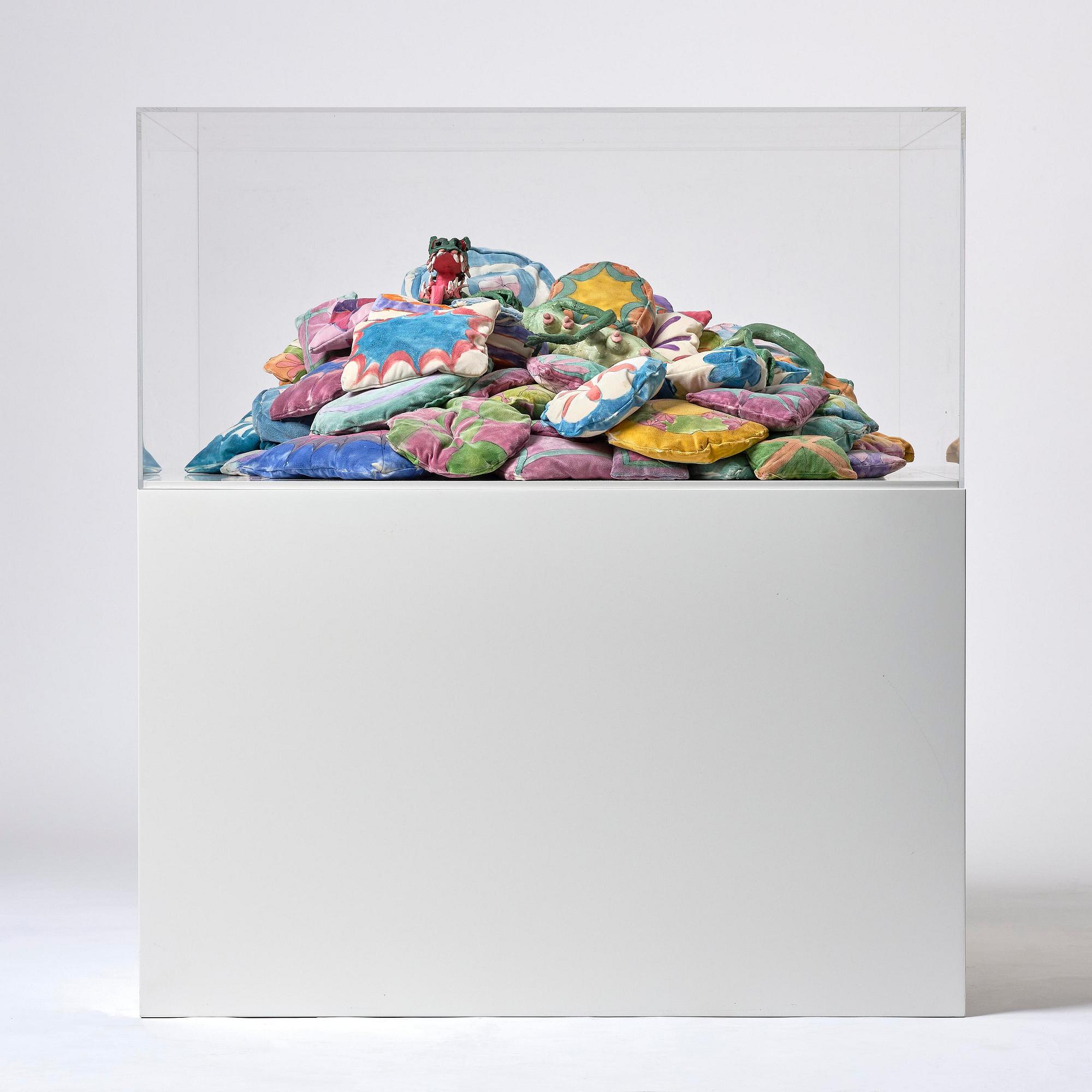 Nathalie Djurberg & Hans Berg, "Dragon on Pillows".