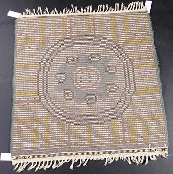 MATTA, rya, sign AB MMF AML,(AB Märta Måås Fjetterström, Ann-Mari Lindblom gift Forsberg). 106 x 99.