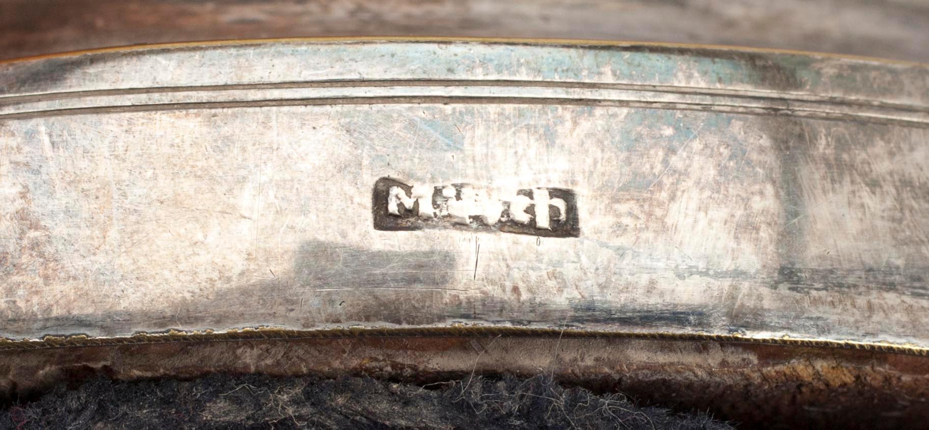 LJUSSTAKAR, ett par, försilvrad mässing, 1800-talets första hälft.