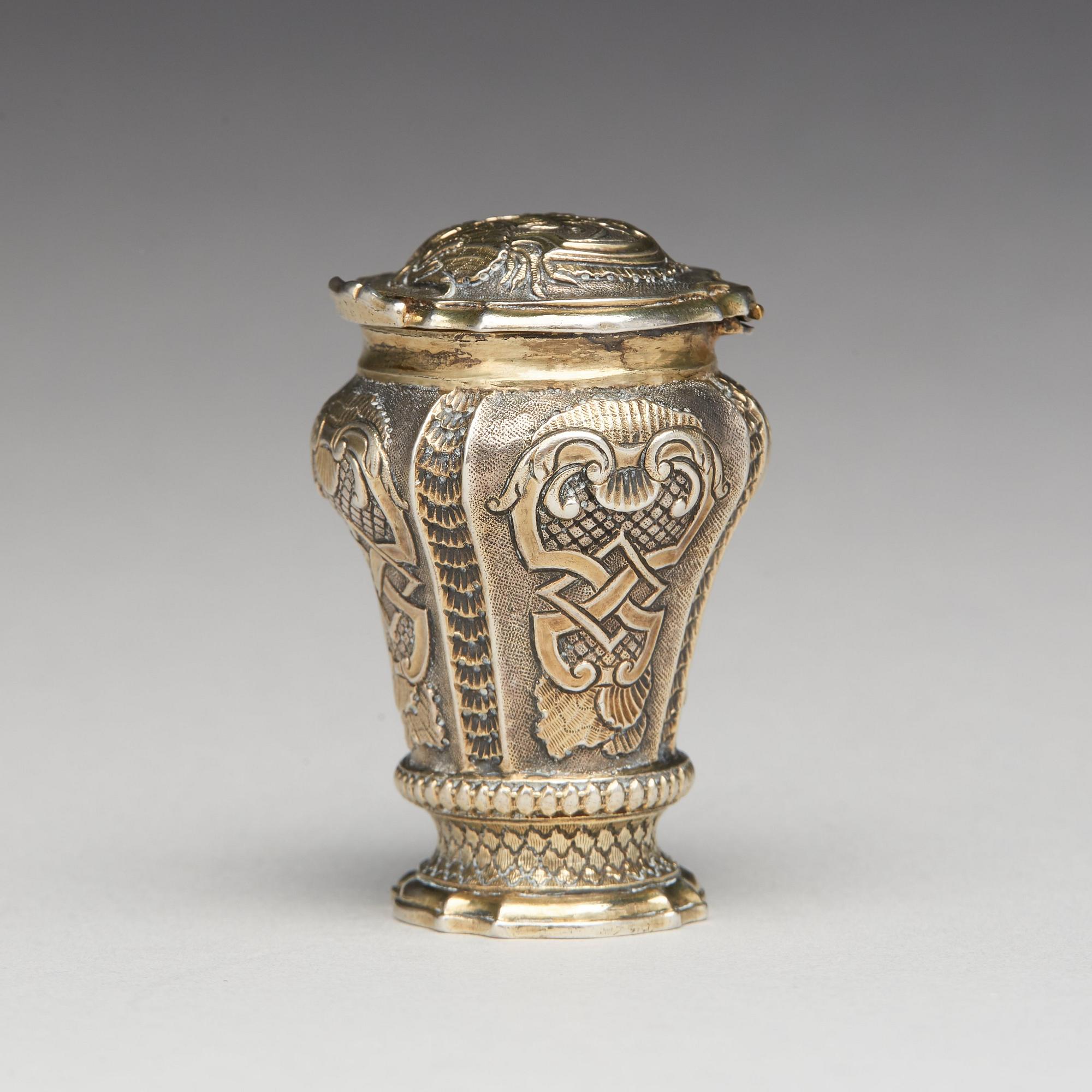 Paul G Zachun, luktdosa, silver, (verksam i Norrköping 1722-1753). Rokoko.