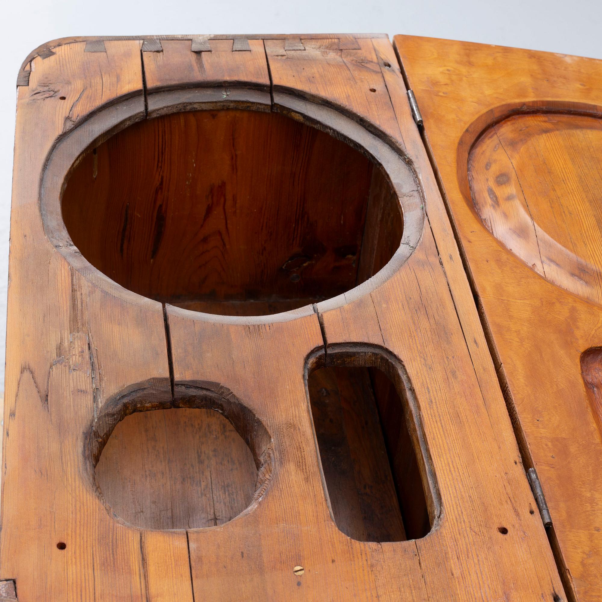 Cabinet, early 20th century.