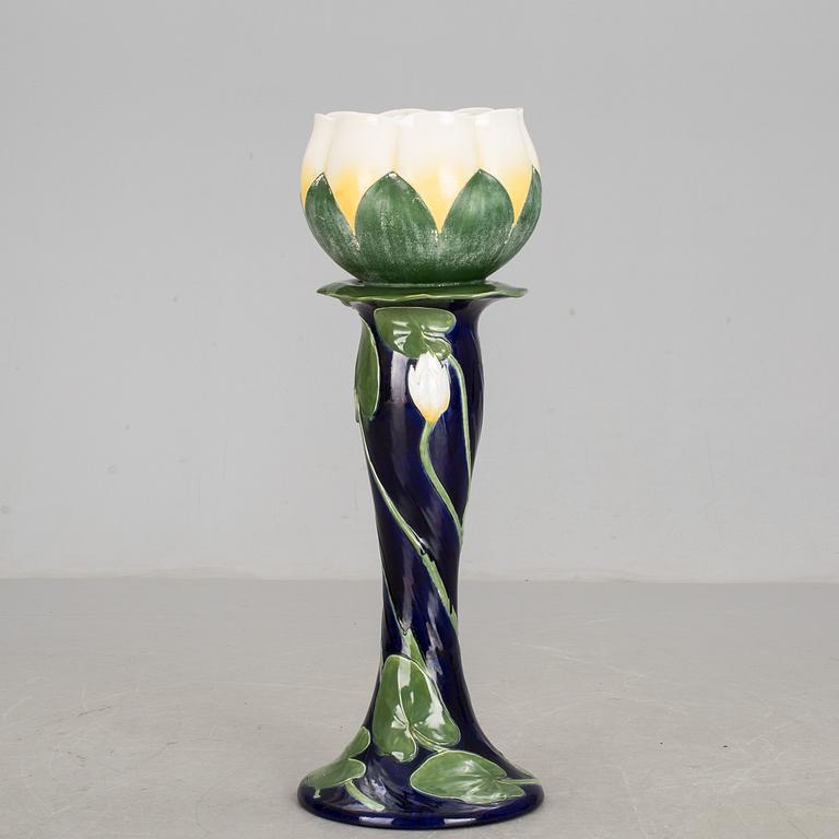 PIEDESTAL med YTTERFODER, flintgods. Rörstrand, Jugend.