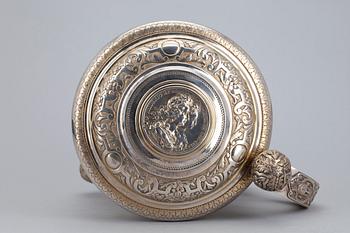 DRYCKESKANNA, silver, barockstil, Möllenborg, Stockholm 1904. Vikt ca 1600 gram.