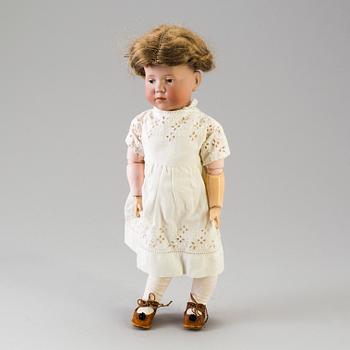 A bisque head doll 101 "Marie" by Kämmer & Reinhardt, ca 1909.