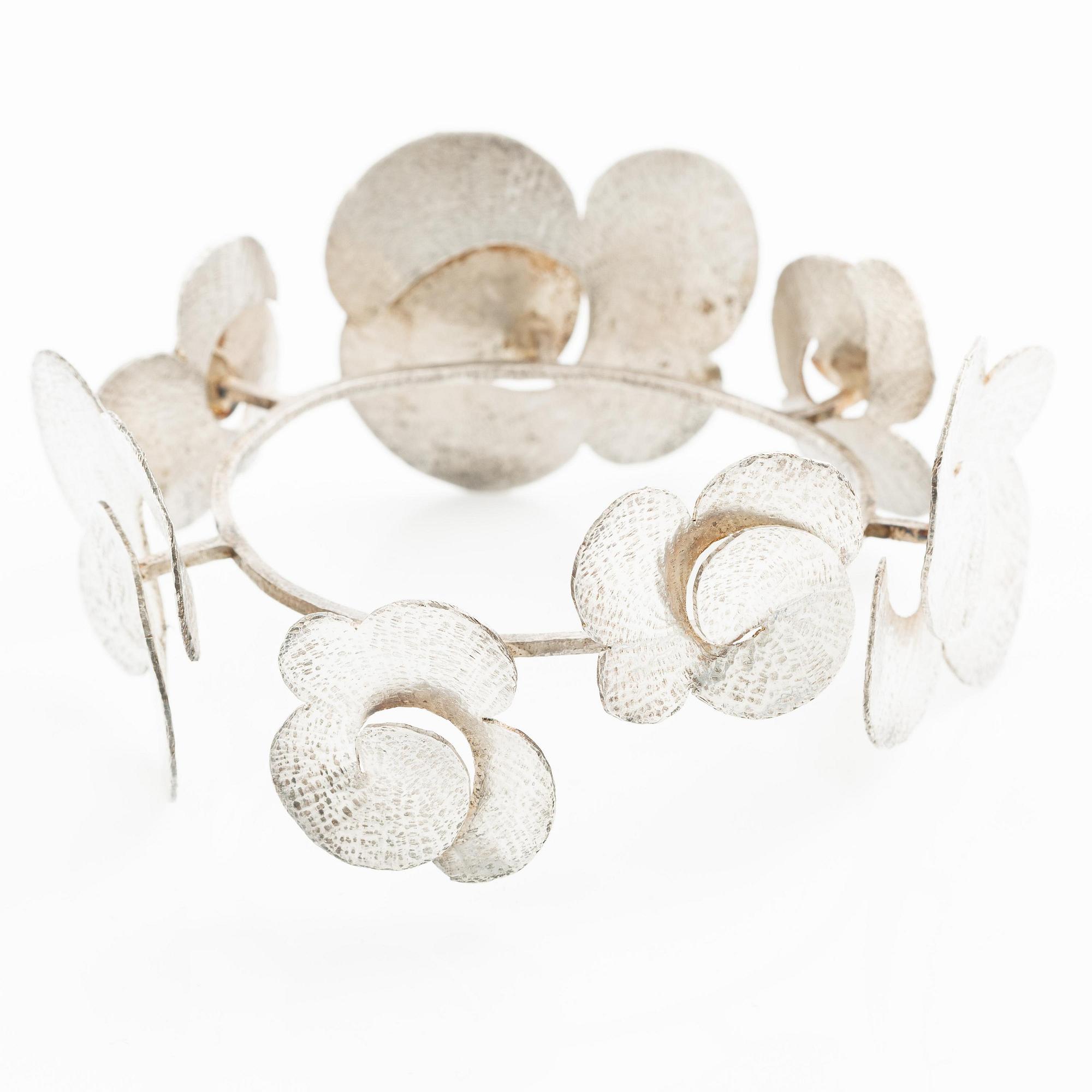 PA Lundahl-Terrs, a bridal crown, silver.