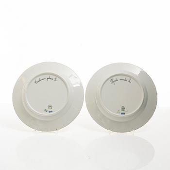 A set of five Royal Copenhagen 'Flora Danica' dinner plates, Denmark, 20th century.