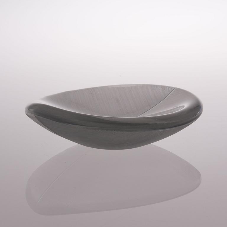 A model 3337 glass bowl signed Tapio Wirkkala Iittala -55.