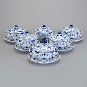 BULJONGKOPPAR MED FAT, 6 st. Porslin. "Musselmalet", Royal Copenhagen.