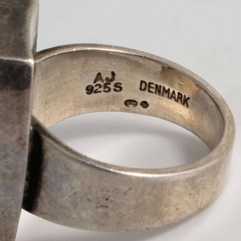 ARNE JOHANSEN, Roskilde, Danmark, ring med Abalonepärlemor.