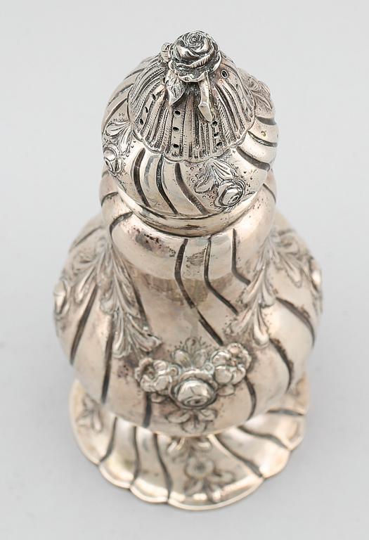 SOCKERSTRÖARE, silver, svenska importstämplar, 1900-talets första hälft. Vikt ca 241 gram.