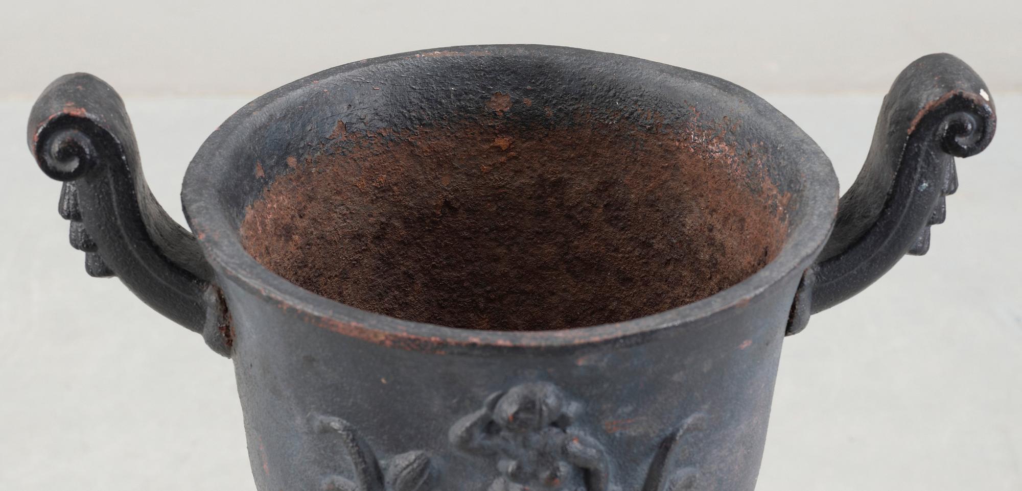 An Ivar Johnsson cast iron jardenière, Näfveqvarn, Sweden.