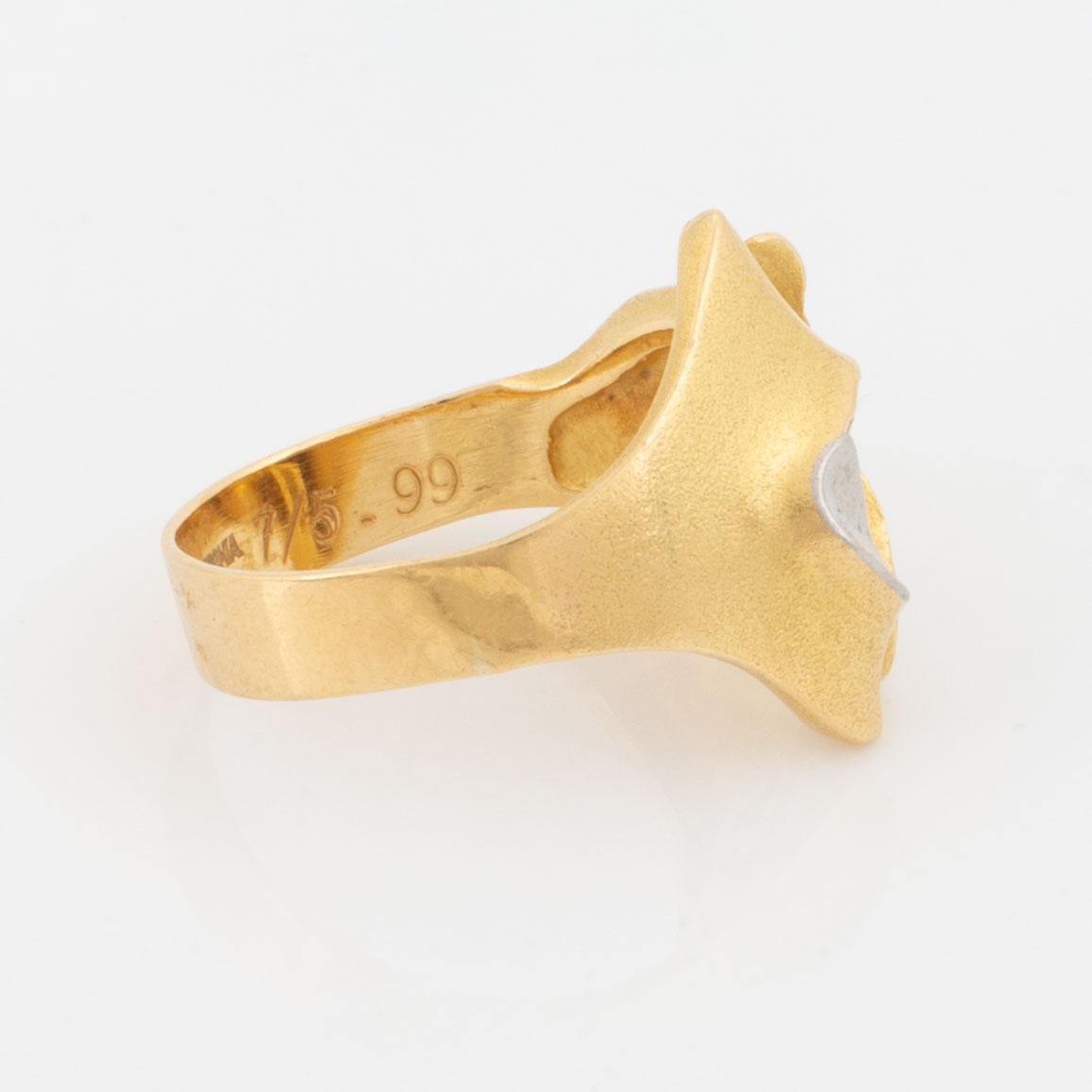 Lapponia ring och pärlcollier.