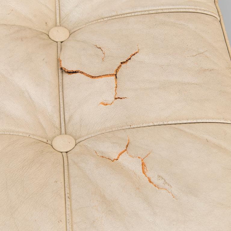 Ludwig Mies van der Rohe, A pair of "Barcelona" armchairs, Knoll.