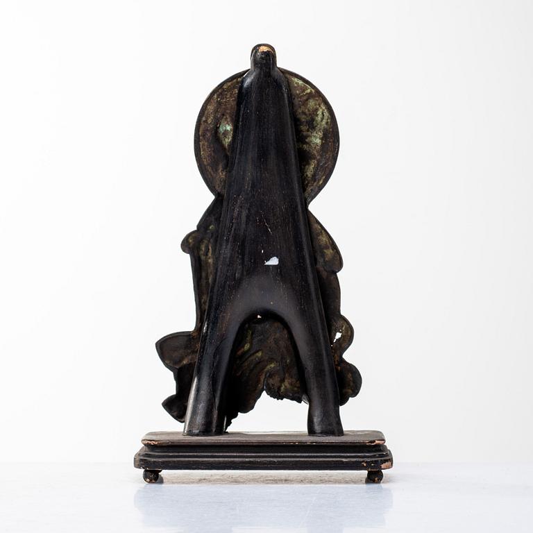 A placque in the shape of Guanyin, Qing dynasty, 19th Century.