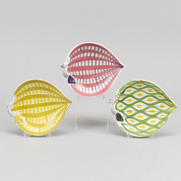 Stig Lindberg, three earthenware dishes, Gustavsberg studio.