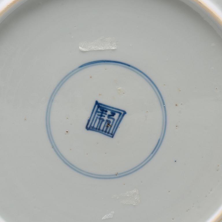 A set of six blue and white dishes, Qing dynasty, Kangxi (1662-1722).