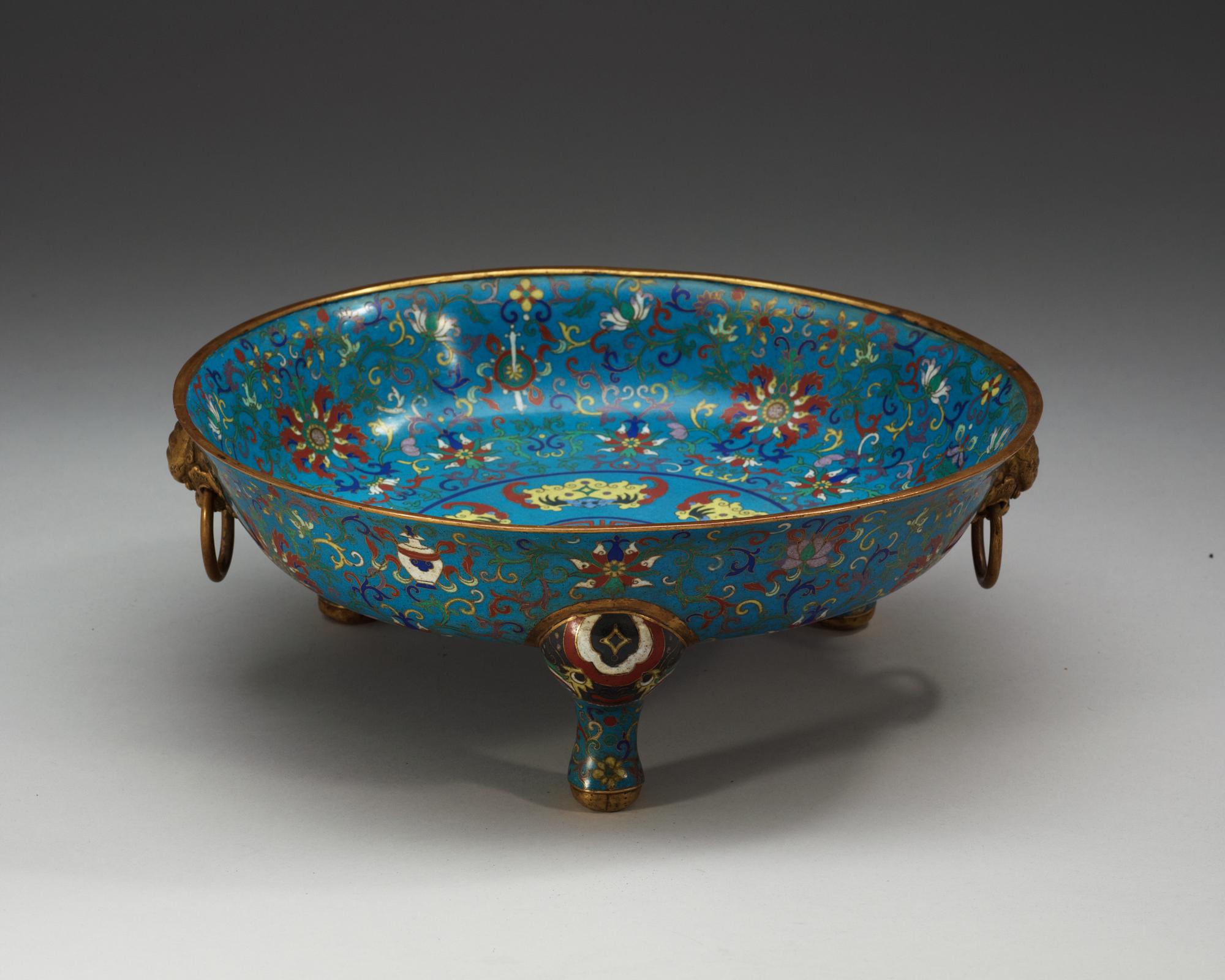 A Cloisonné tripod basin, Qing dynasty (1644-1912).