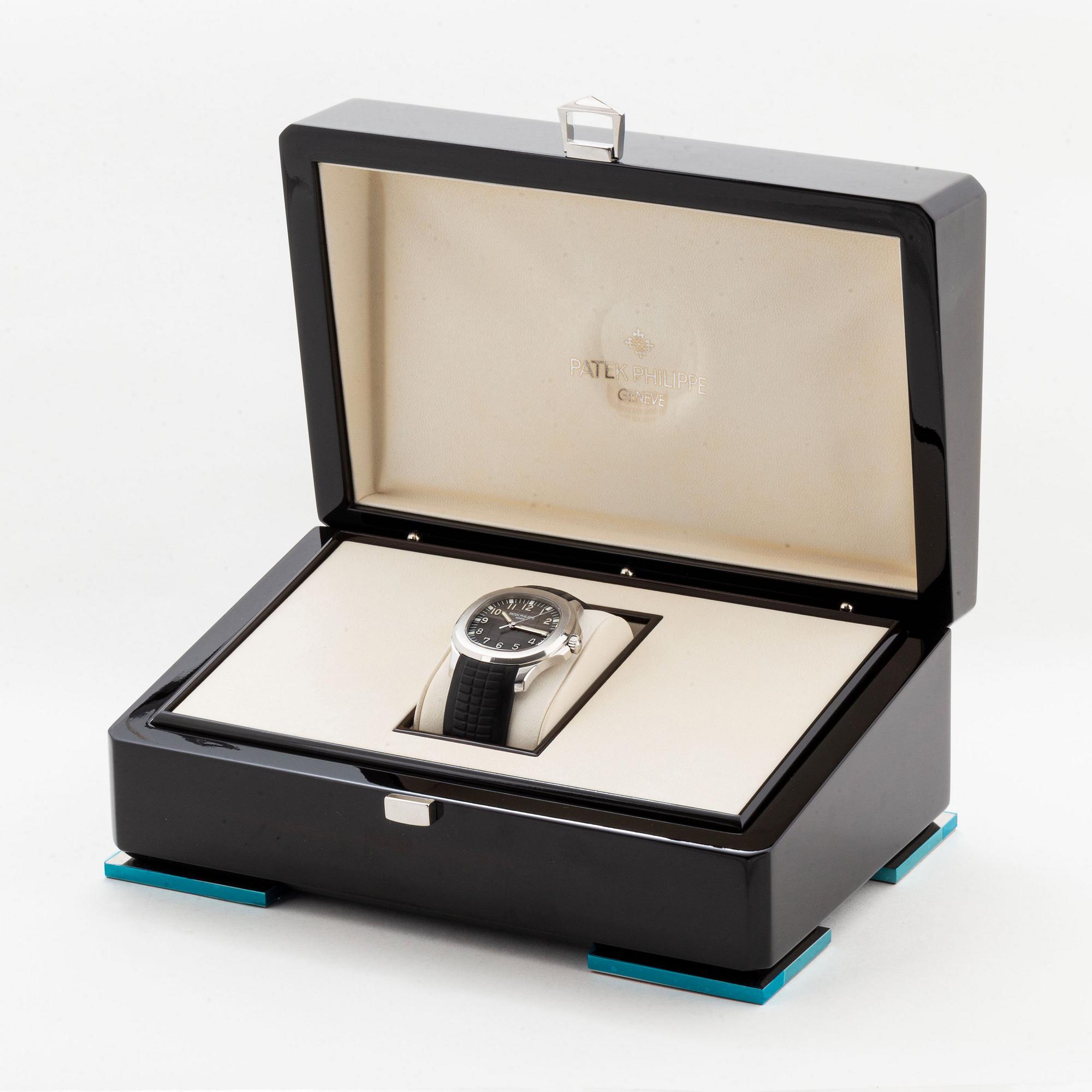 Patek Philippe, Aquanaut, "Geneva Seal".