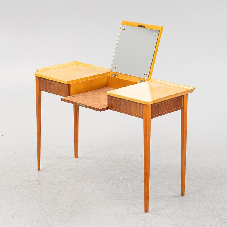 Dressing table, mid-20th century.