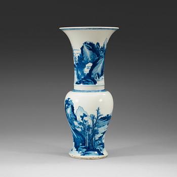 470. A blue and white vase, Qing dynasty, Kangxi (1662-1722).