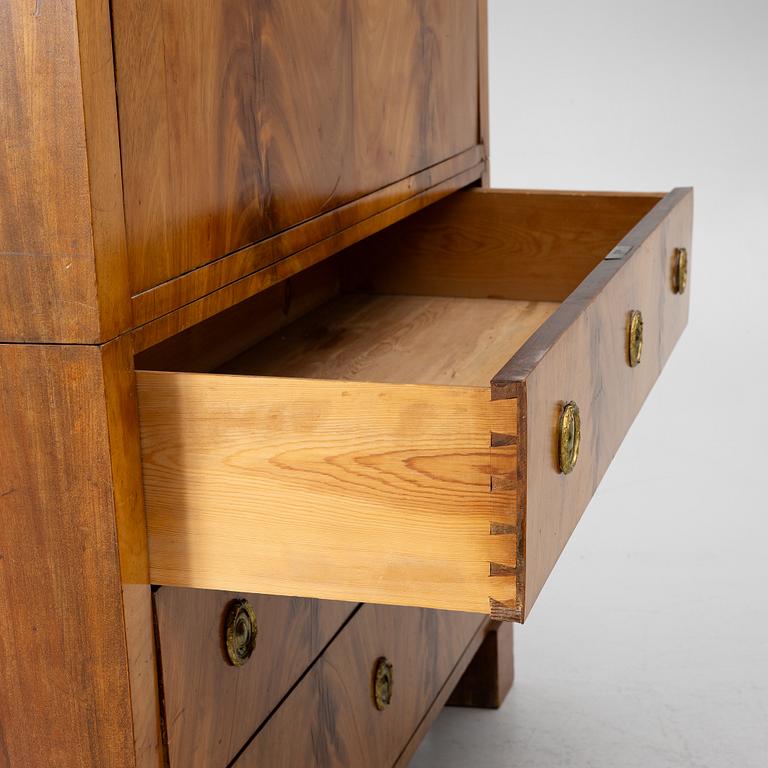 Chiffonier, empire, utförd av Daniel Sehfbom (mästare i Stockholm 1800-1837).