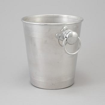 VINKYLARE, vitmetall, 1900-talets andra hälft.