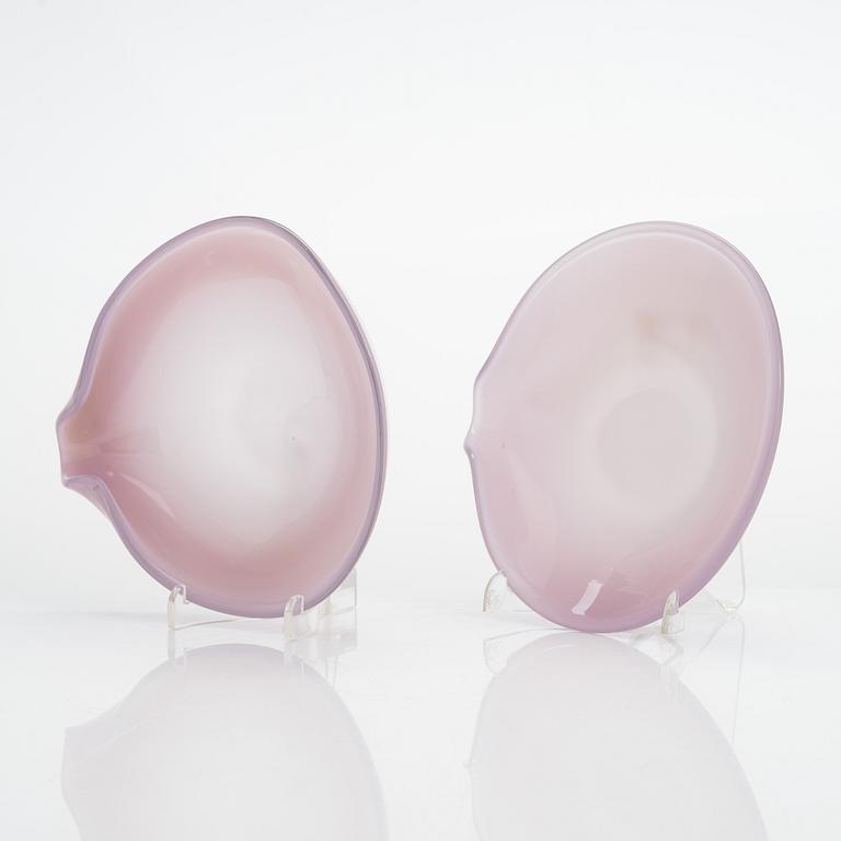 Kaj Franck, a set of five art glass bowls, model 3318, 'Näkinkenkä', signed K. Franck, Iittala.