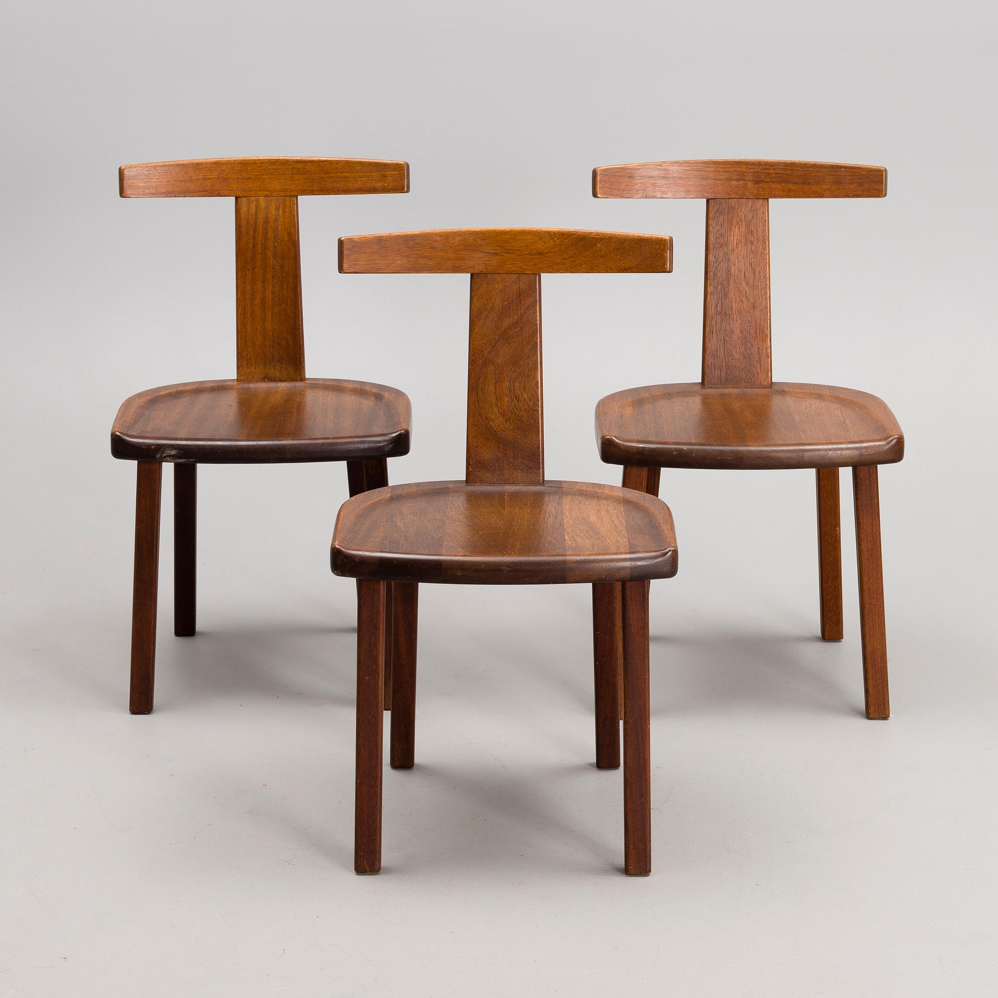OLAVI HÄNNINEN, THREE CHAIRS. "T-chair" for Huonekalu Mikko Nupponen Oy, 1950s.
