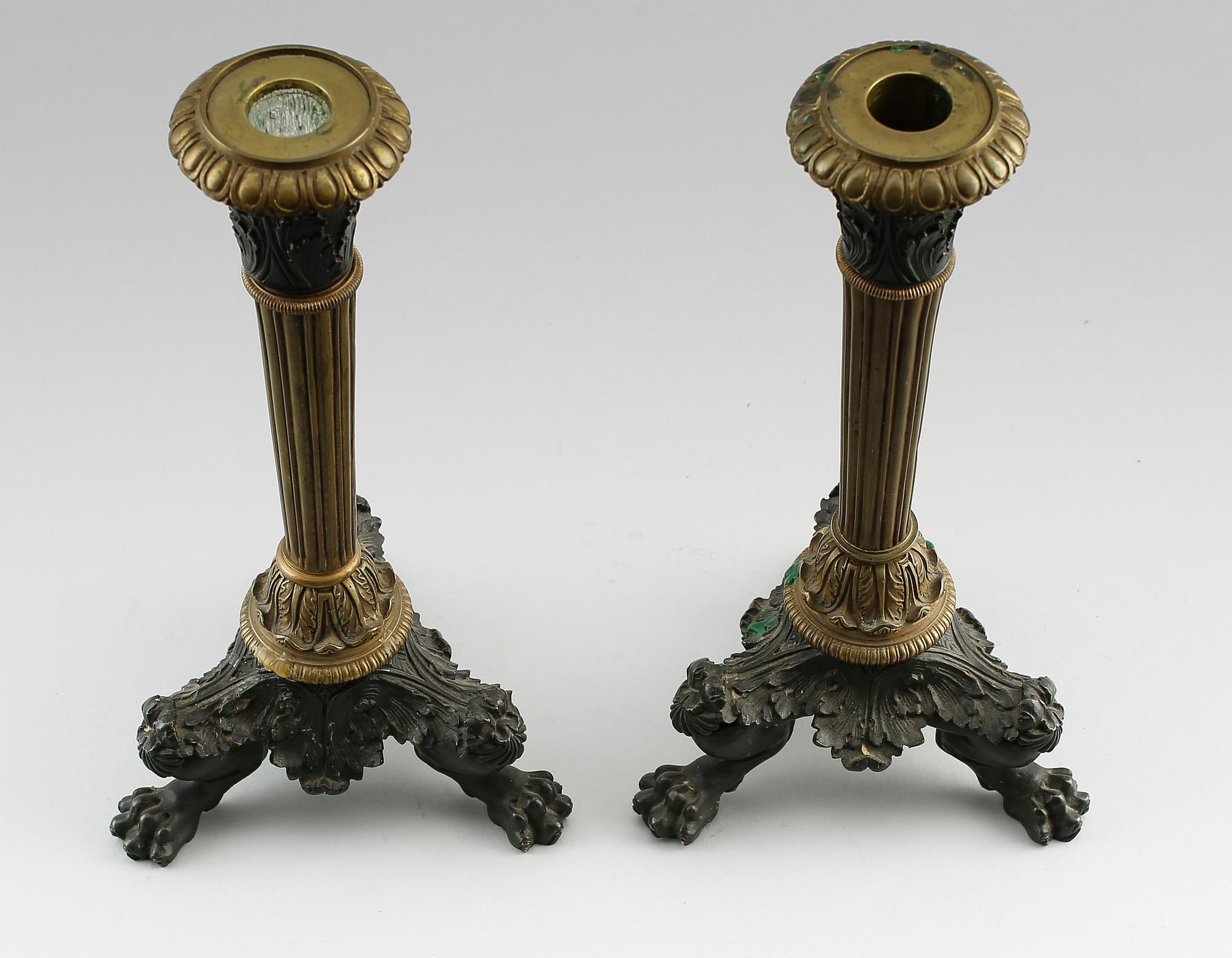 LJUSSTAKAR, 1 par, patinerad brons, senempire, 1800-talets första hälft.