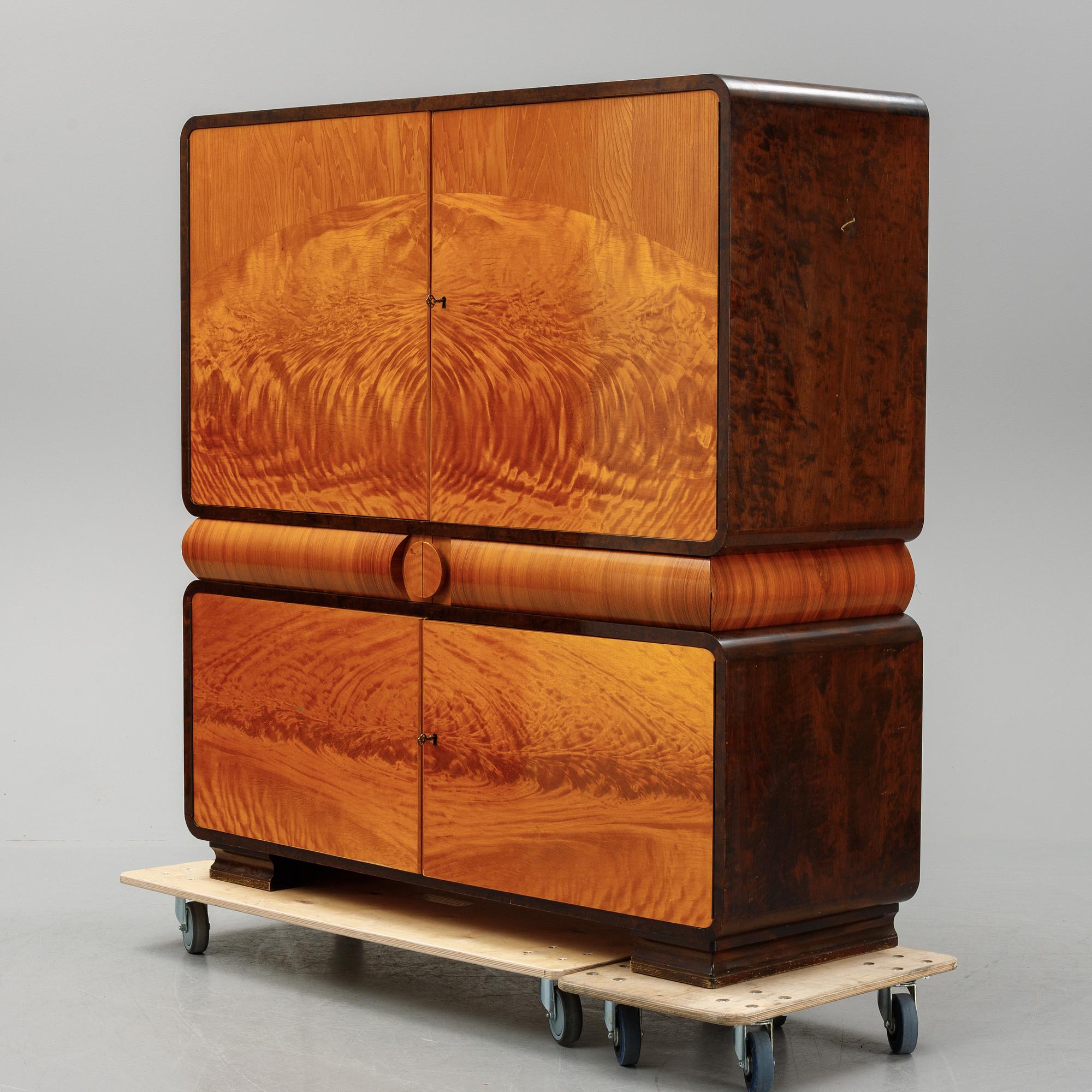 A 1930's cabinet.