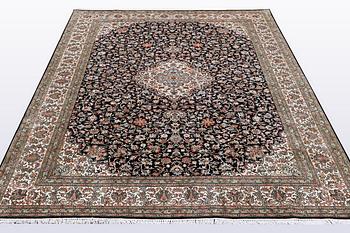 A carpet, silk Kashmir, ca 279 x 195 cm.