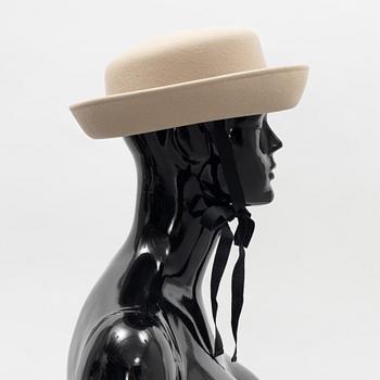 Chanel, a rabit hair hat with ribbon, size S.