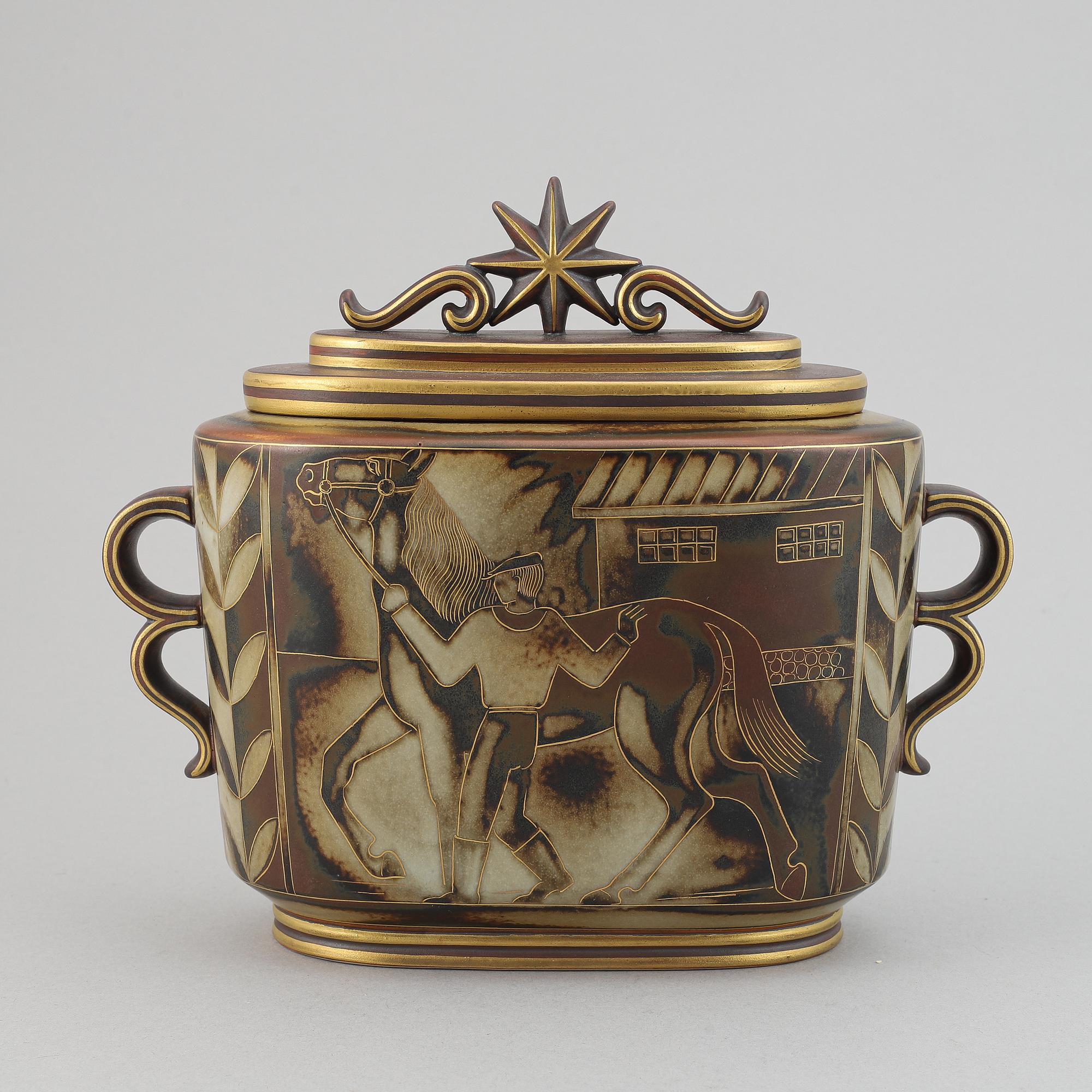 Gunnar Nylund, a lidded porcelain vase 'Flambé', Rörstrand Lidköping.