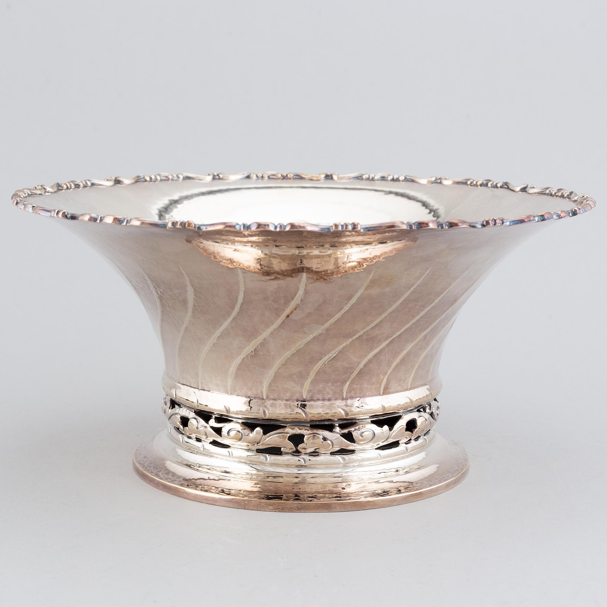 A swedish silver bowl, K Anderson, Stockholm 1928.