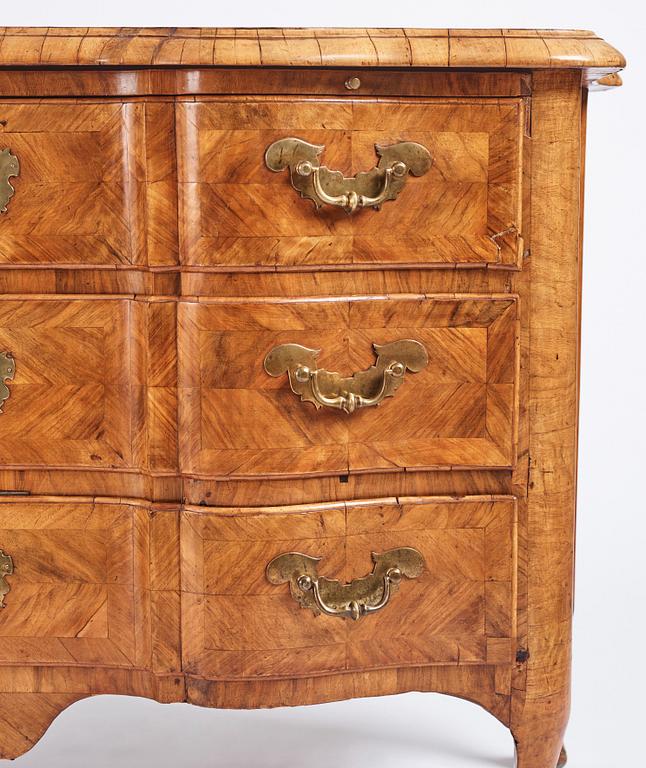 A late Baroque walnut-veneered chest of drawers by J. H. Fürloh (master 1724-1745).