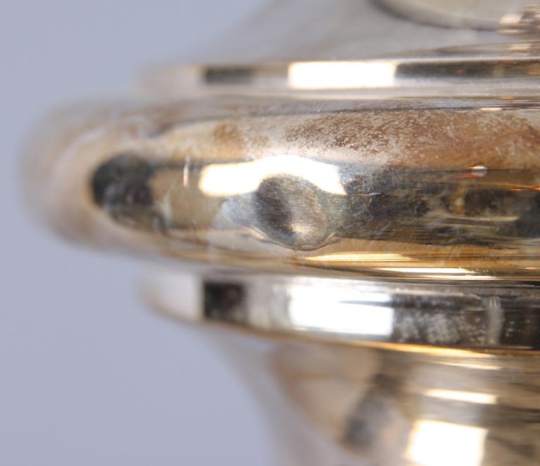 BRÄNNVINSCISTERN, nysilver, bär otydl stmpl, 1900-tal.