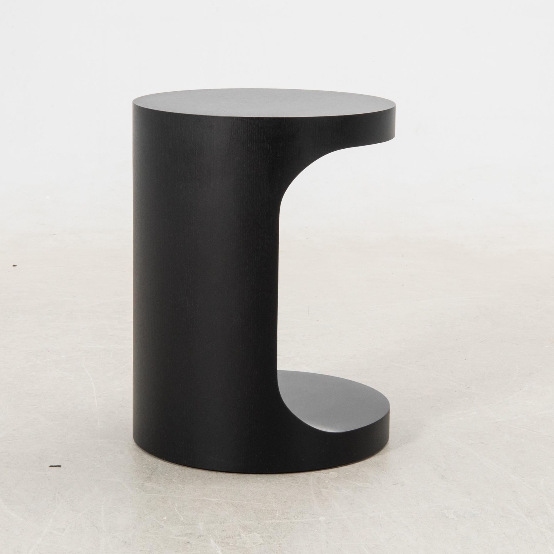 Gordon Guillaumier, sidobord "Cernobbio" för Minotti Italien.