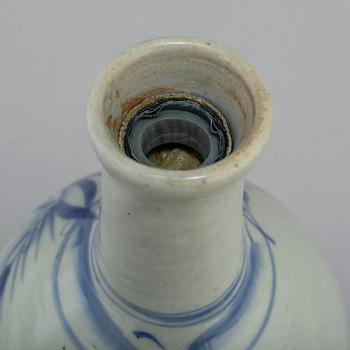 A blue and white sake bottle flask, Japan, Meiji (1868-1912).