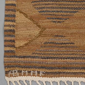 Barbro Nilsson, A carpet, "Finspong, lättbrun" ("Kringelikroka"), flat weave, ca 298 x 203-204 cm, signed AB MMF BN.