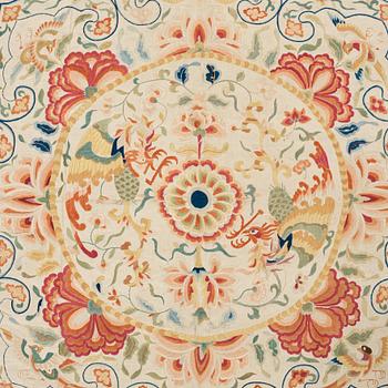 A large embroidered silk blanket, Qing dynasty (1664-1912).