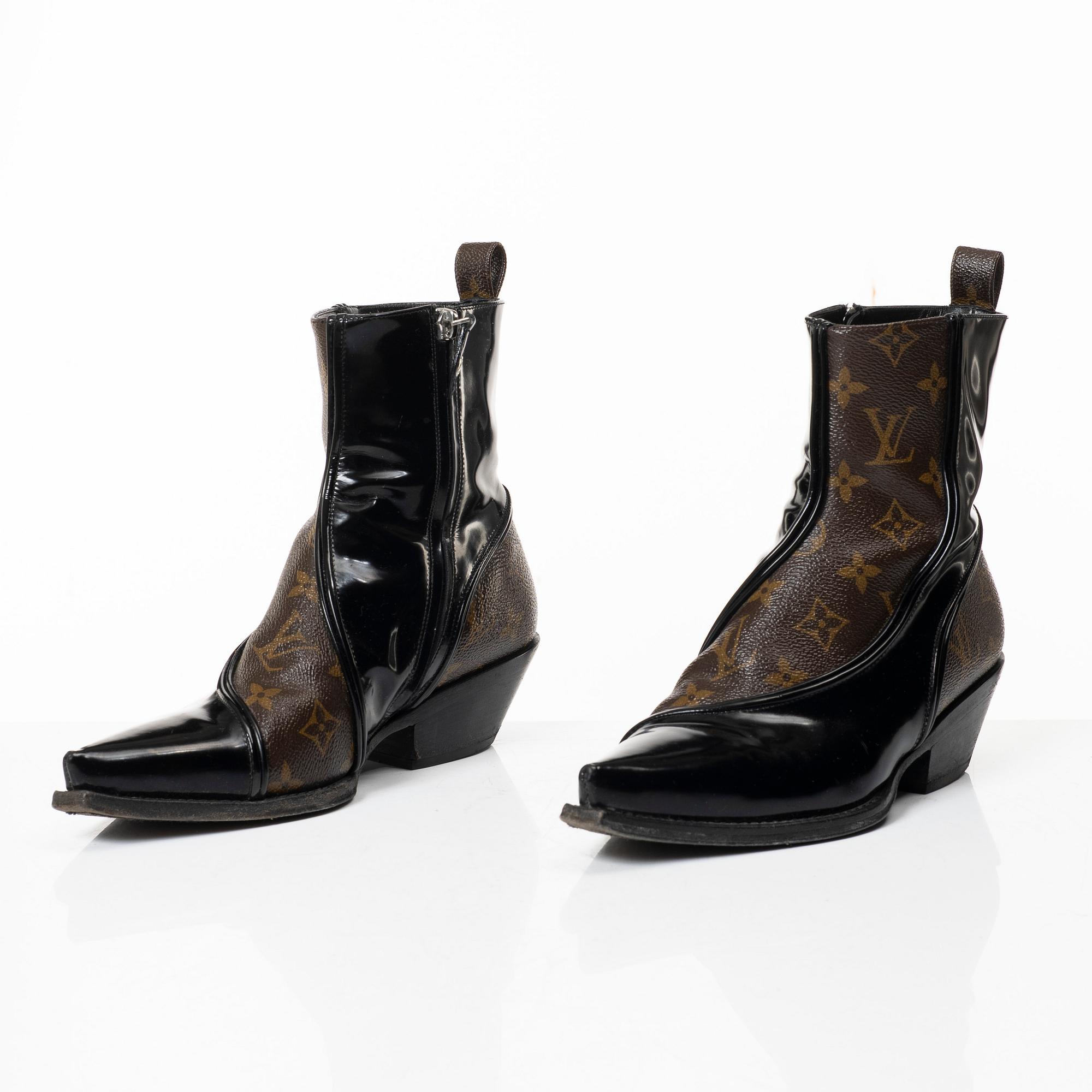 Louis Vuitton, boots, size 37.