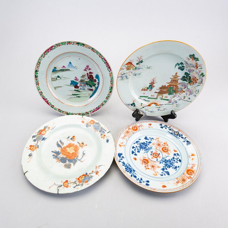 A set of four different Chinese pocelain Qing Dynsty Youngzhen plates.