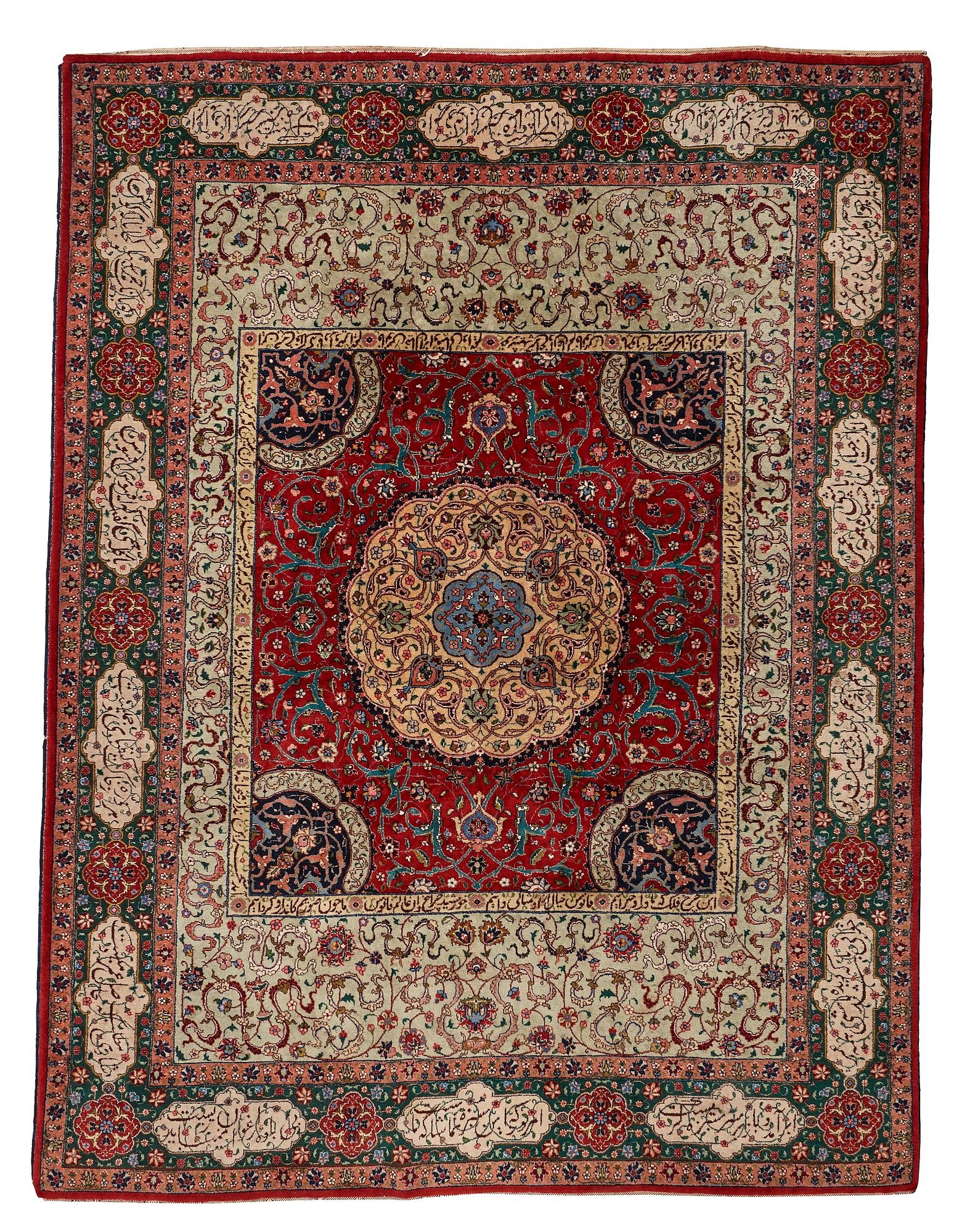 Matta, semiantik Täbris, signerad ca 335,5 x 256,5 - 261,5 cm.