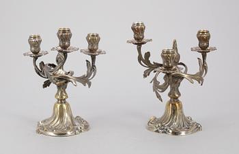 KANDELABRAR, ett par, rokokostil, Württembergische Metallwarenfabrik, 1900-talets början.