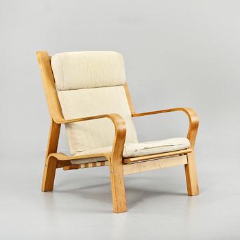 KARMSTOLAR, 2 + 1 st, "GE-671"-serien, Hans J Wegner, Getama, brännstmpl.