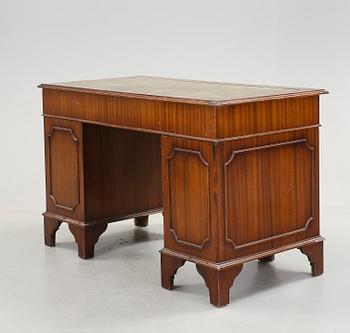 SKRIVBORD, engelsk stil, 1900-tal.