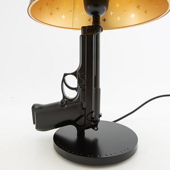Philippe Starck, bordslampa, "Gun bedside Lamp", Flos, Italien.